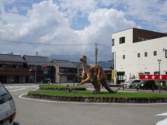 とりあえず勝山駅へ戻ってきました
駅前にも恐竜