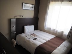 夕方、仕事を終えてコンフォートホテル苫小牧にチェックイン。広くはありませんが、清潔感のあるお部屋です。