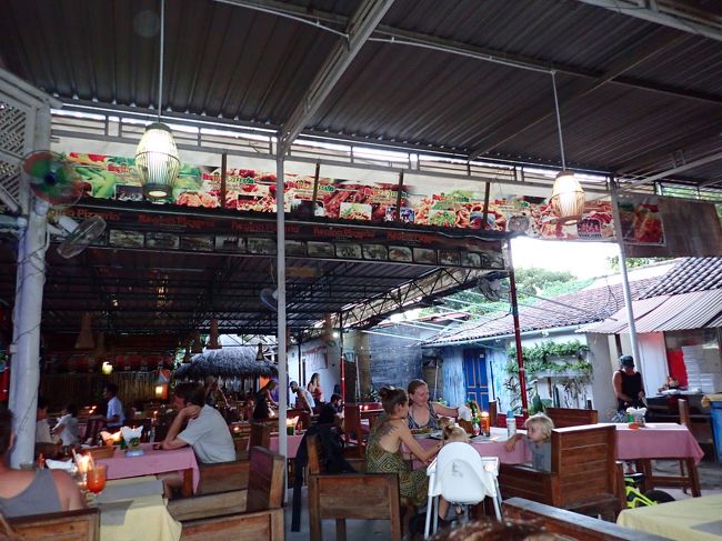 お店はこんな感じ。