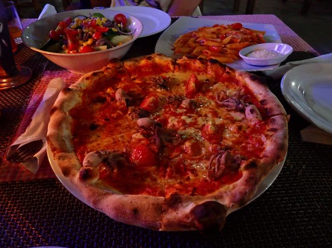 停電でもピザは窯焼きなので、問題なし。パスタはきしめんのポモドーロを。美味しく完食し、お会計時、オーナーの奥様からビールもサービスねと。。え～、悪すぎる。。。<br />ここの奥様は初めてこのお店に来た時から、色々サービスしてくれる。悪いなあ。。。