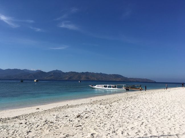 最後の景色を目に焼き付けて、ボートに乗船。