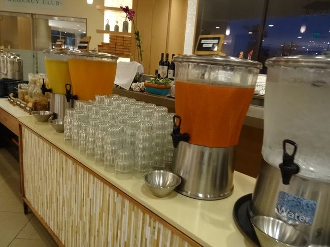 朝からフレッシュジュース。