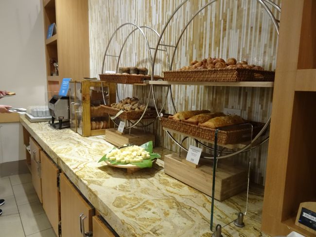 パンも種類豊富