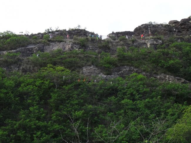 なんと途中、雨も降ってきました。