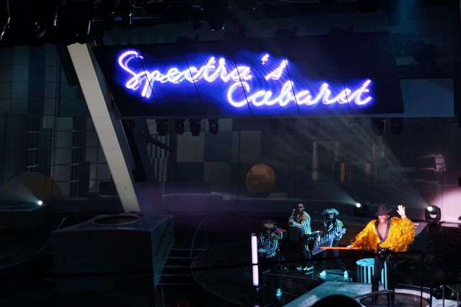 Two70で開催される大人気のショー「Spectra's Cabaret」へ。<br />前回、イマイチ良さがわからなかったので、今回は2階席の中央後方でいつでも抜けられるようにしていました。