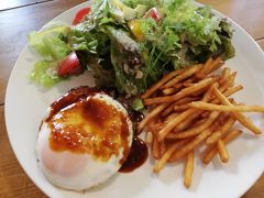 ロープウェイをおりお土産を買い
近くのカイキッチンというお店で　ハンバーグを食べ　帰路に着きました