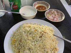 バブアルサラムでインド料理を食事