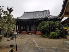 三条通りを歩きます。浄教寺