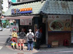 思慕昔の向かい側には、ベトナム風牛肉麺の誠記越南麵食館の軒先を借りて営業している天津蔥抓餅があります。オリジナル 25NT$ のままですが、卵入りが 35NT$ に値上げしていました。

今回は些かお腹がいっぱいなので断念です。

住所：台北市大安區永康街6巷1號
営業時間：9時00分～22時00分
定休日：なし
