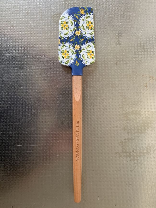 同じくウイリアムズソノマで購入した、ショップオリジナルのヘラです。