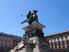 さらに後ろにはヴィットーリオエマヌエーレ2世の像。
