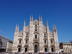 ドゥオーモ駅を下りるとそこには荘厳なドゥオーモ。
圧巻です。