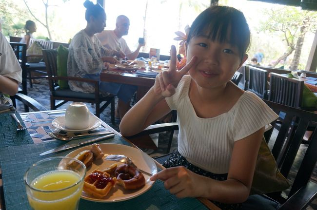 次女はいつもドーナツとかデニッシュとか、甘いモノを持ってきます。