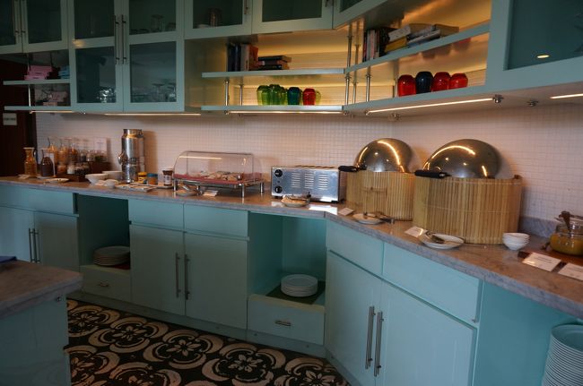 ドーナツや、パン。<br />オートミールもありました。