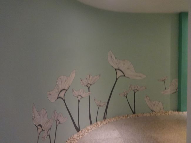 可愛い壁の絵。<br />この絵、どこかで見たことあるなぁと思ったらお部屋の浴衣と同じデザインでした。