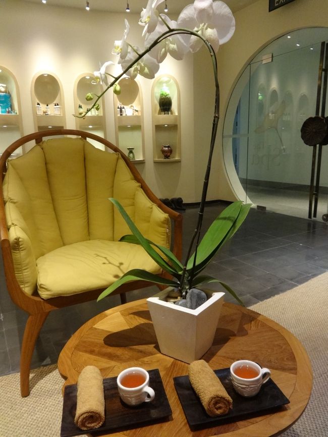 無料のスパなのに、ちゃんとドリンクと冷たいおしぼり出てきました。