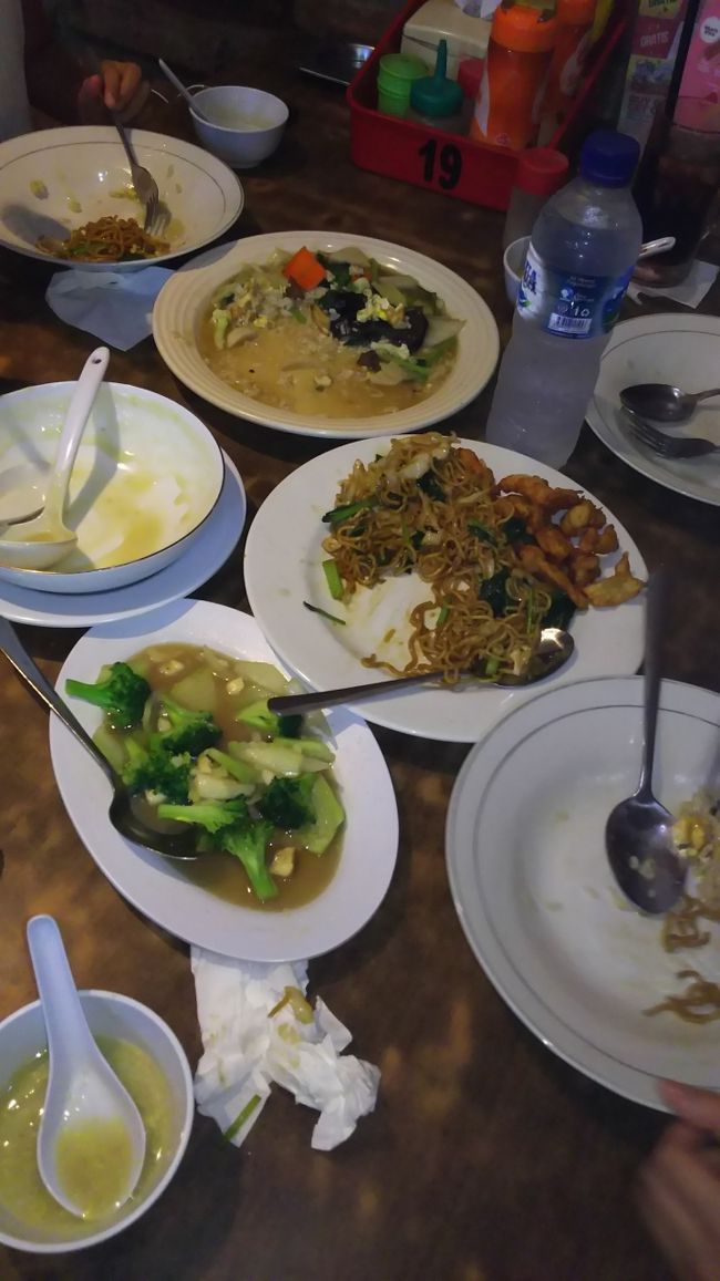 スープはあっという間に完食。<br />ナシチャプチャイは子供逹のお気に入り。<br />