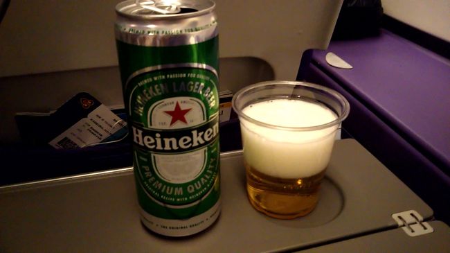 食後は寝酒としてハイネケンを。