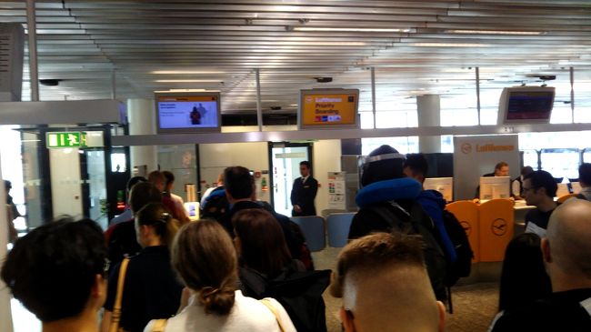 1030頃になってやっと搭乗開始です。