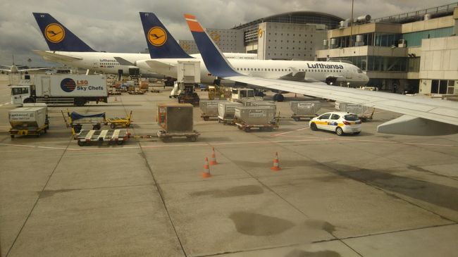 やはりルフトハンザ王国のここフランクフルト空港です。