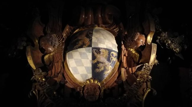 これはバイエルン選帝侯の紋章だそうです。