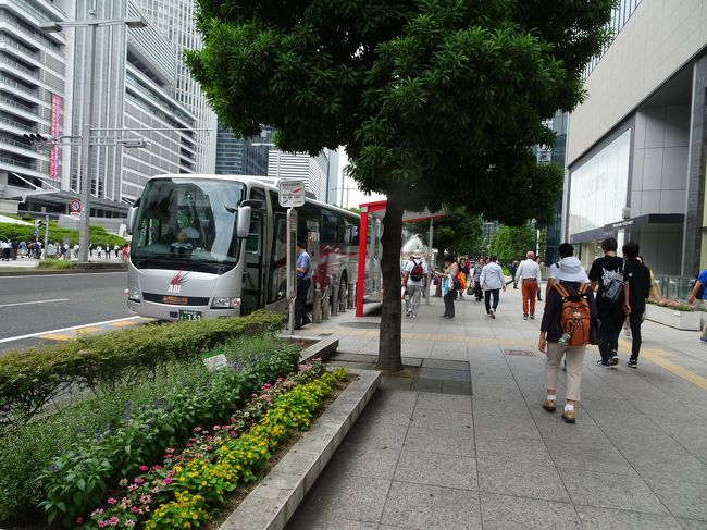 名古屋空港行きのバス停<br />名古屋駅東側の通りを南に少しの所です。あおい交通は屋外(ミッドランドスクエア前)、別に名鉄バスは屋内(名鉄バスセンター)にあります。