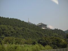 右に折れると　こんな山の上の　大きな寺が

川会山 長楽寺 「但馬大仏」です