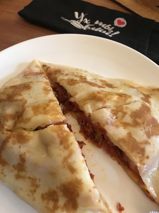 何か忘れましたが、ブリヌイは美味しいです。