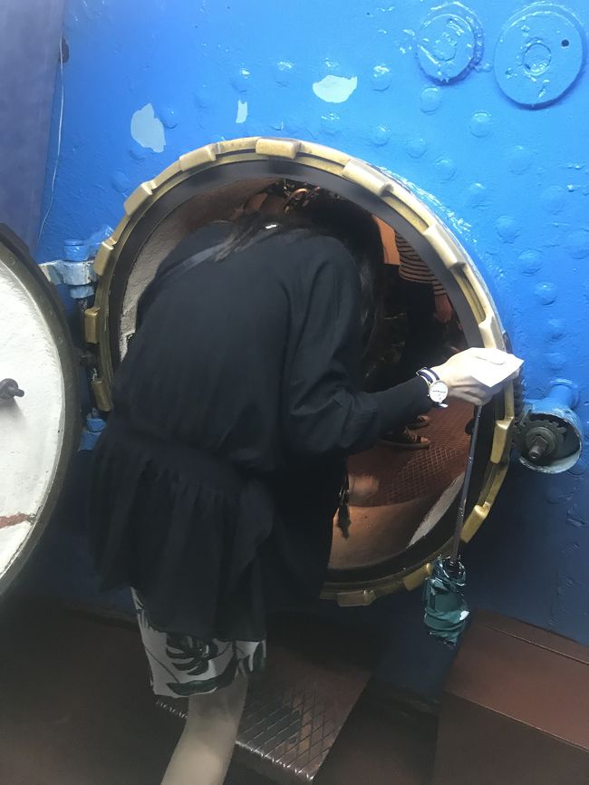 潜水艦。<br />人が多いと、中が狭いので入場料払ってまで見るほどではないかも。でもミサイルがあったりして、生の潜水艦は興味深いものもあり。