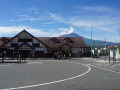 ８月６日（火）午前8時40分発のホテルの送迎車で河口湖駅まで送ってもらう。河口湖駅には午前8時45分に到着。