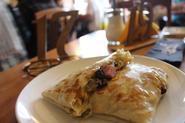 お友達のも何のブリヌイか忘れましたが、美味しいです。笑