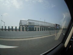 龍陽路駅前を抜け