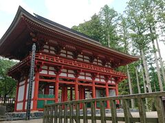 大門から10分ほど歩いて壇上伽藍へ
中門