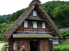 塩硝の館。
火薬の材料である塩硝作りは、五箇山の地場産業でした。その製造工程を紹介しています。