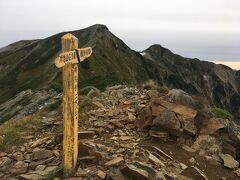 6:14 布引山

曇ってるけど、ガスが無くて鹿島槍ヶ岳が昨日よりクリア