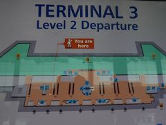 チャンギ国際空港　ターミナル３出発階案内図。
一番左（Row1より左のグレーのところ）に Singapore Airlines First Class Check-in Lounge があります。