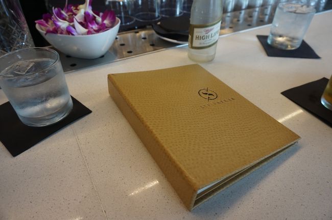 この日はハッピーアワーにお邪魔しました。<br />ハッピーアワーの席はカウンターのようです。