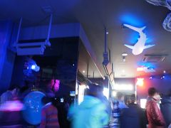 食後、沼津深海魚水族館が空いてきたので入場～

入場には波があるようで、さっきの行列が嘘みたいに空いてます