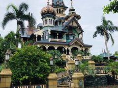 ミスティックマナーに乗ります。

室内なので涼しい。