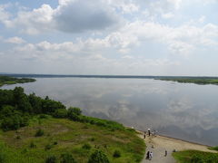 最近できたという展望台からのウトナイ湖。
空が湖に映っていて、その広さを感じさせます。