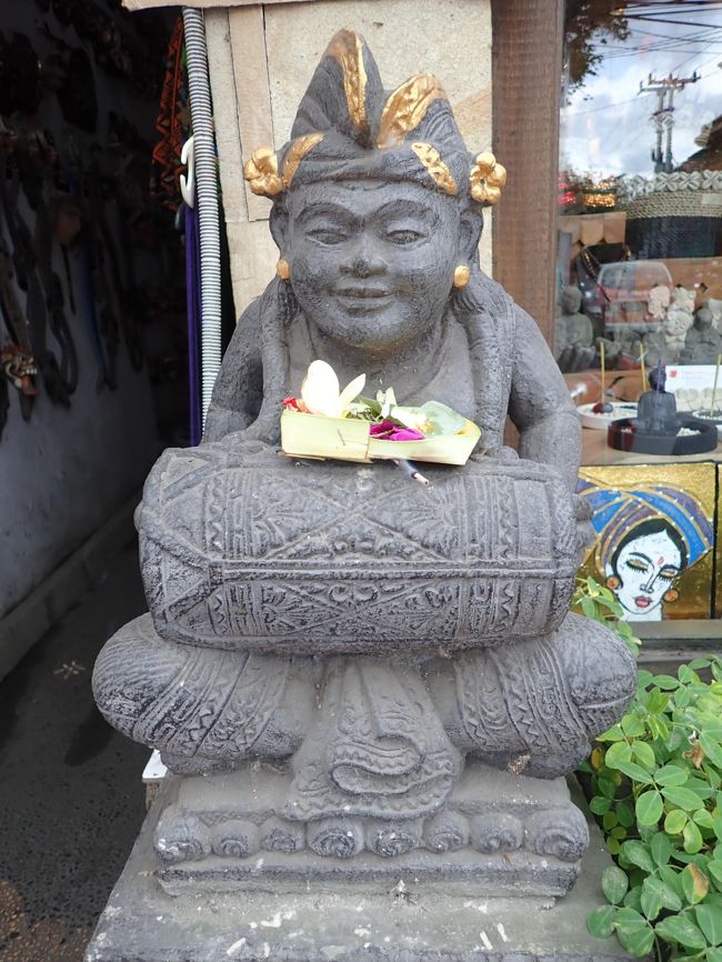 こんな穏やかな顔ではありませぬ。