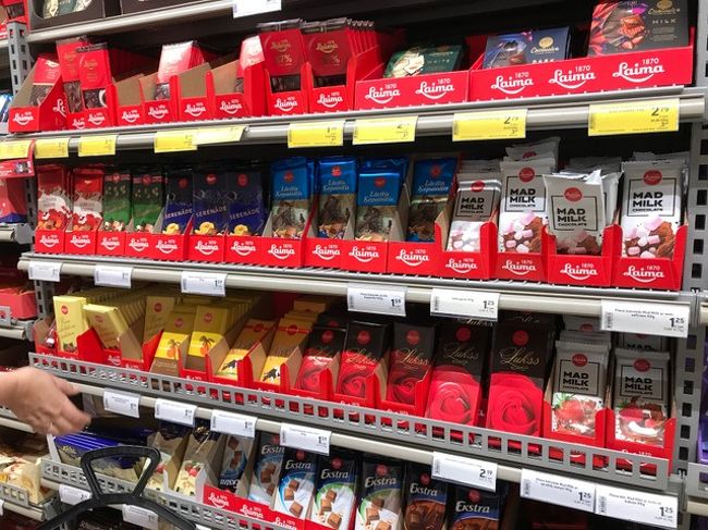 同上<br /><br />ラトビアではライマというメーカーのチョコが有名で、チョコレート売り場は、他のもあるけど、圧倒的にライマ推し。<br />チョコだけでなく、飴とか他のお菓子もある。