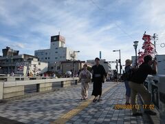 麗都路（レトロ）通り
JR柳井駅前から
町並み保存地区方面に真っ直ぐ伸びる通りです。