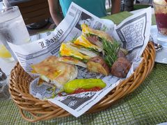 ワイキキマリオット1階の
アランチーノで朝食を。
とにかく両が多い！
アメリカは一人分をシェアで十分です。
