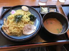 青海川駅近くのラーメン屋さんでつけ麺を食べました。