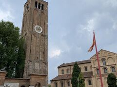 サンティ・マリア・エ・ドナート教会
Basilica dei Santi Maria e Donato 