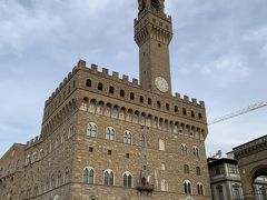 シニョリーア広場からのヴェッキオ宮殿
Palazzo Vecchio from Piazza della Signoria
