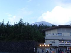 これから、1泊で頂上にアタックです。
気持ちはアルピニストです。