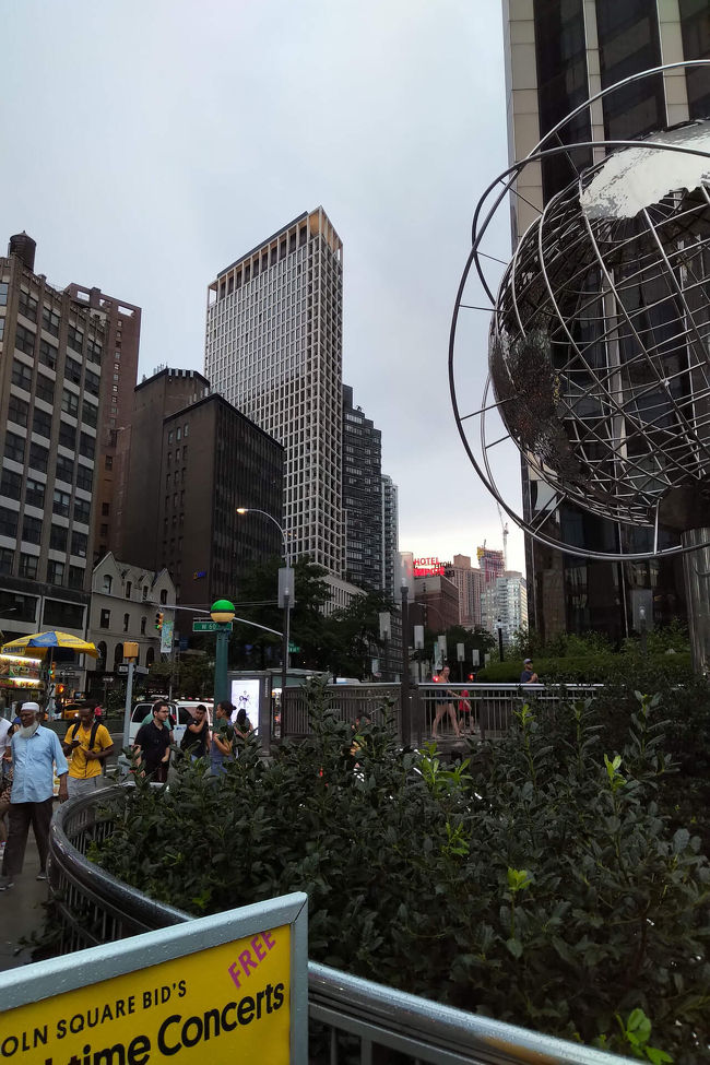 出口からエンパイアホテルが見える