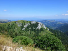 ノヴィ・パザルからStudenica Monasteryに行く途中でせっかくだから行ってみようとKopaonik National Parkに向かってみました。しかし、ノヴィパサルから山道を1時間半くらい走らないとならないし、途中で、3ユーロの通行料を取られるし、山頂の駐車場はいっぱいだし、きれいな川や湖が見えるわけでもなく、どこを見たらいいのかわかりませんでした。基本的にはスキーリゾートで、夏はトレイルに来ているようでした。